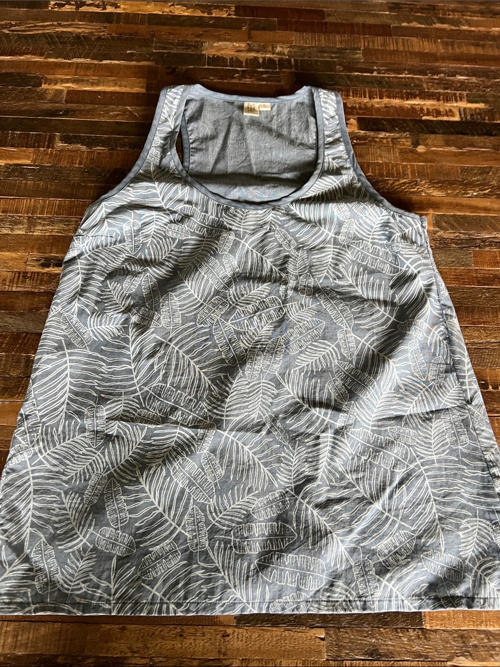 Women’s Gray Leaf-Print Racerback Tank Top - Casual Everyday